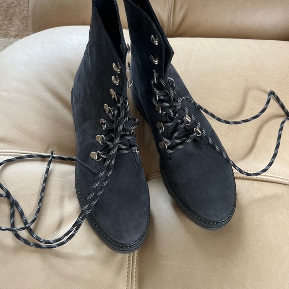 Jenni Kayne Oiled Leather Mountain Boot in Black - Picture 6 of 6